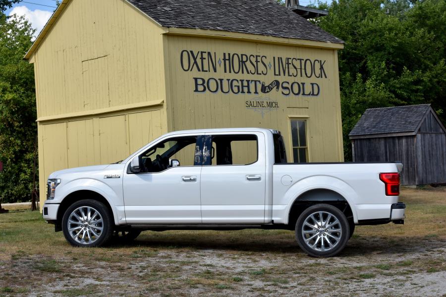 Ford F-150 Limited SuperCrew 2017 года  (фото 3 из 16)